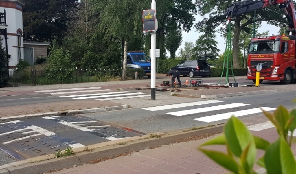 Deze drempel aan de Herenstraat in Rhenen zal geen overlast meer bezorgen. (Foto: Max Timons)