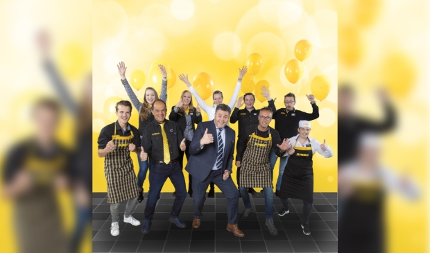 Filiaalmanager Michel van Harskamp en zijn team.