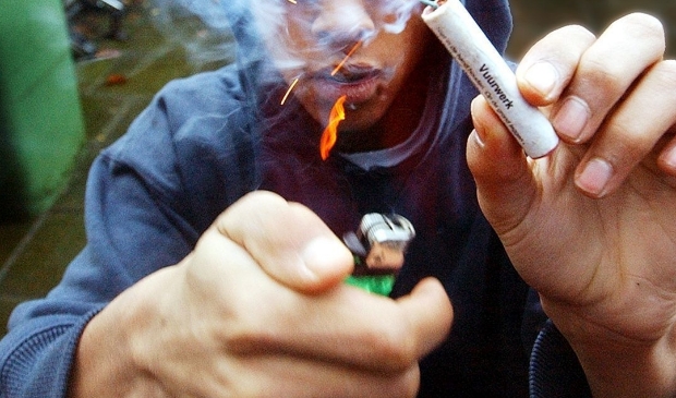 <p>Jongeren steken nu massaal af omdat de controles straks strenger worden. </p>