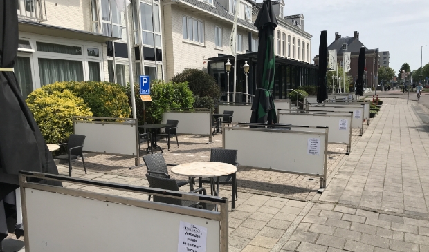 Het terras van Hotel De Beurs is een stuk groter om voldoende ruimte te kunnen bieden.