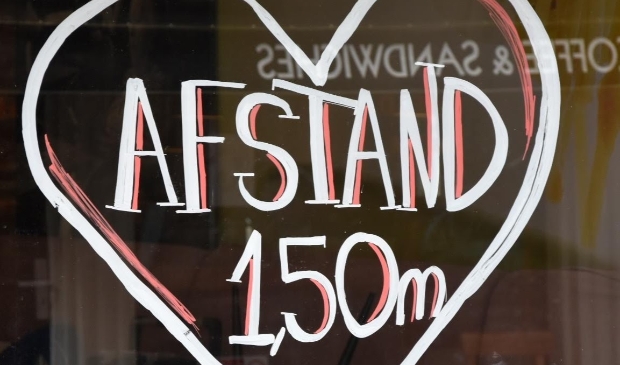 1,5 meter afstand houden is nog steeds het advies.
