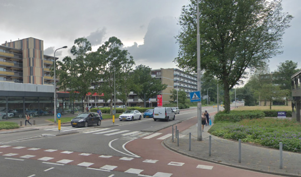De showroom en het tankstation op de hoek van de Groenelaan, gaan verdwijnen.