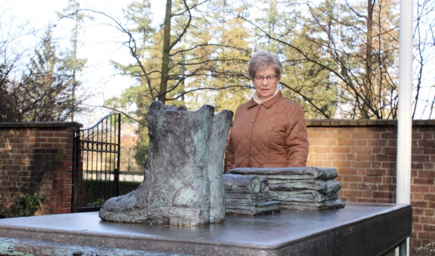 ,,Als ik het monument bezoek en de tekst op de gedenksteen lees, zie ik in gedachten Willem en zijn kameraden", zegt Betsie Westerhuis.