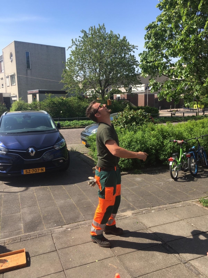 Koekhappende gemeentewerker