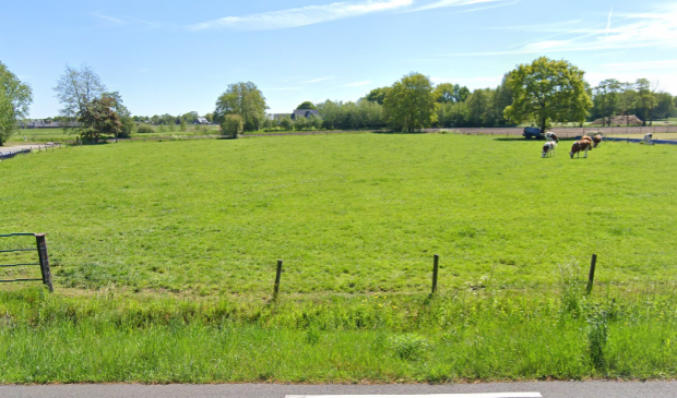 Beeld op het plangebied, gezien vanaf Kootwijkerbroekerweg.