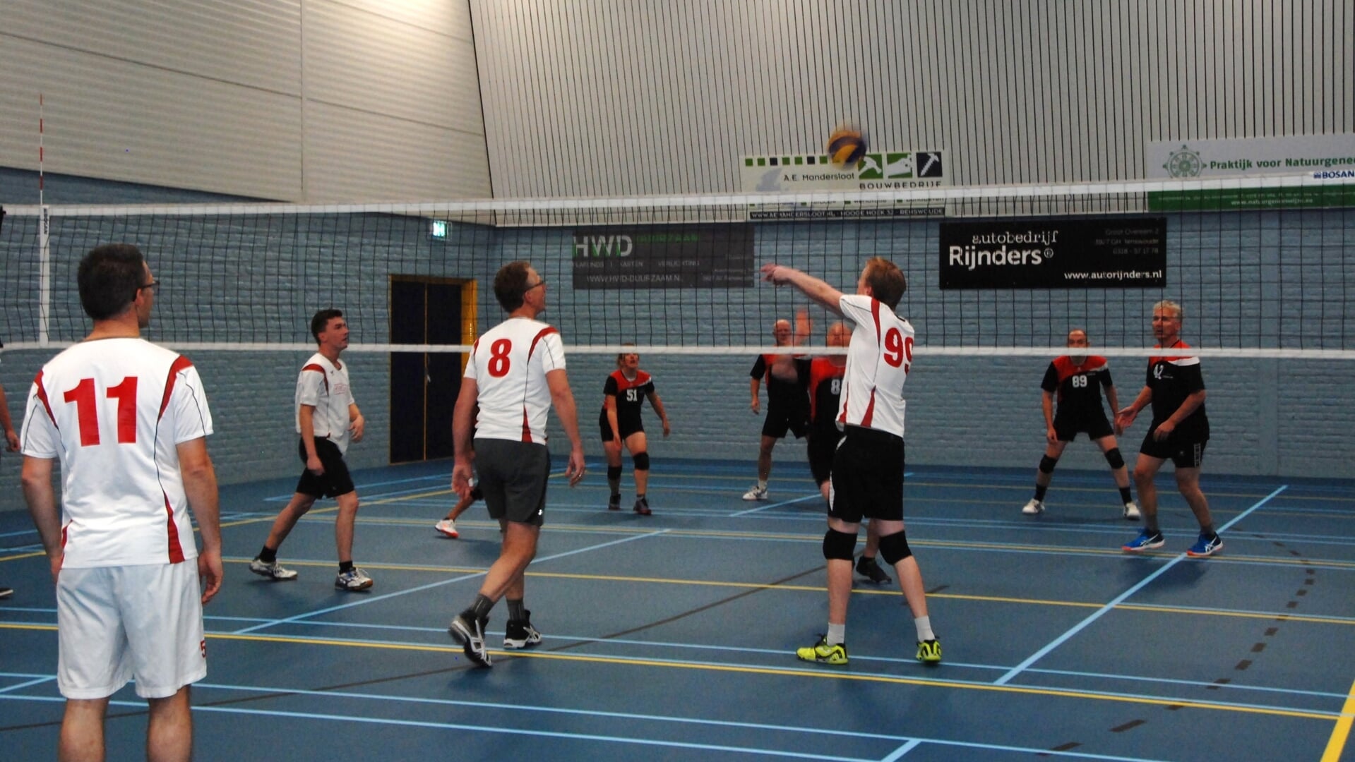 Vorig jaar was de recreatieve volleybalcompetitie een groot succes met enthousiaste deelnemers.