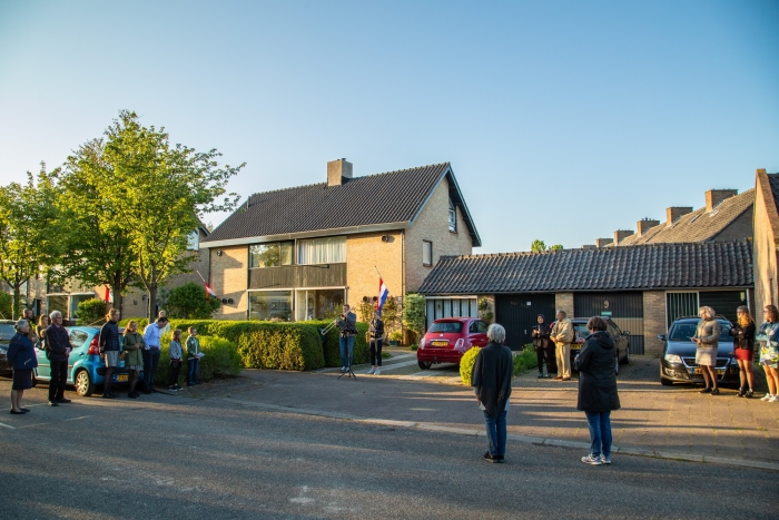 4 mei-herdenking in de Prins Frederiklaan