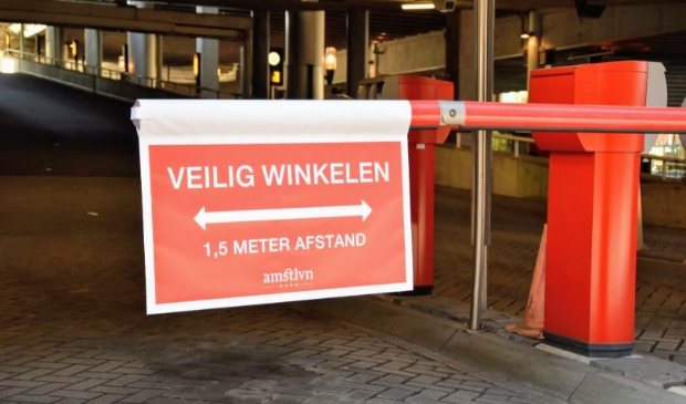 Schrijf een verhaal over de anderhalvemetermaatschappij.