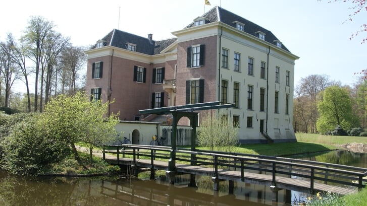 Archiefbeeld Huis Doorn met ophaalbrug.