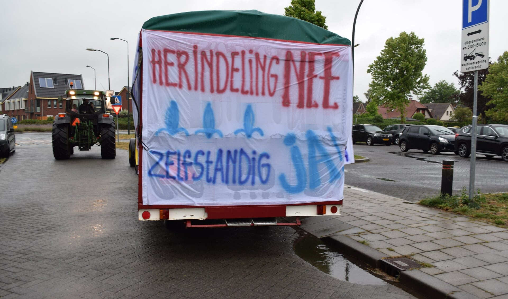 Inwoners van Scherpenzeel protesteerden eerder dit jaar tegen de mogelijke herindeling.