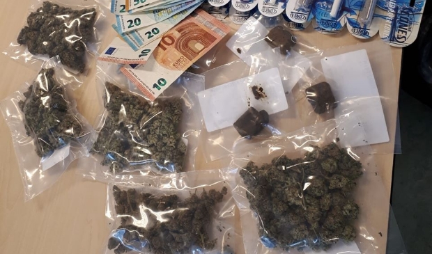 <p>In de woning aan de Wijnkoperstraat werden drugs gevonden</p>