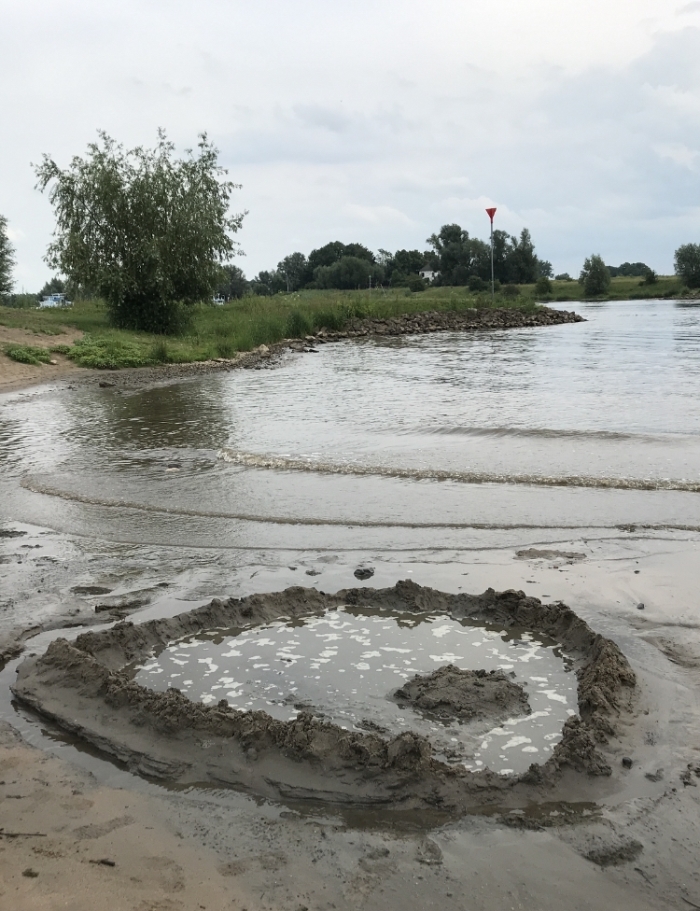 aan de rivieroever