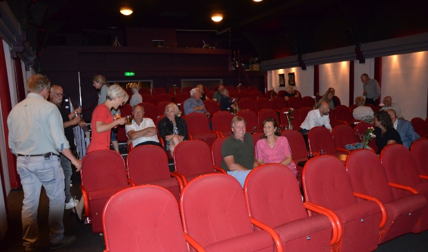 <p>Theater Calypso mag 30 bezoekers ontvangen</p>