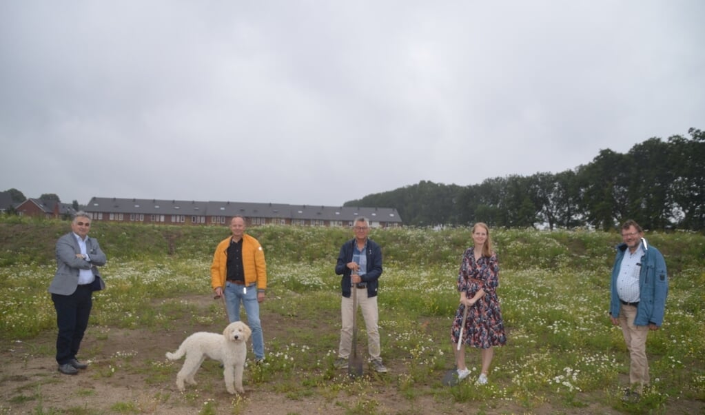 Coalitiepartijen Stadsbelang, PvdA, CDA en Democraten Gorinchem vragen de gemeente het plan voor een Knarrenhof te omarmen. ,,We willen met de schop de grond in.