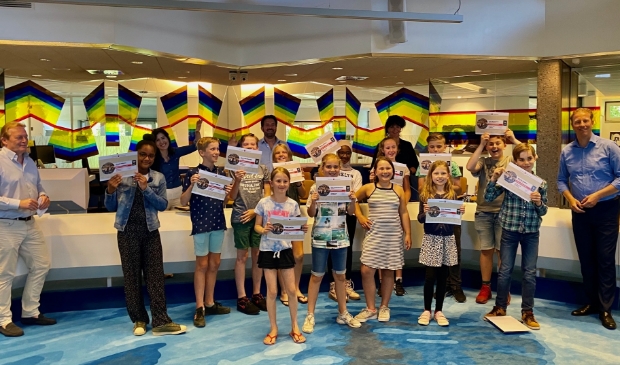 Deze kinderraad heeft voor de laatste keer vergaderd en neemt afscheid.