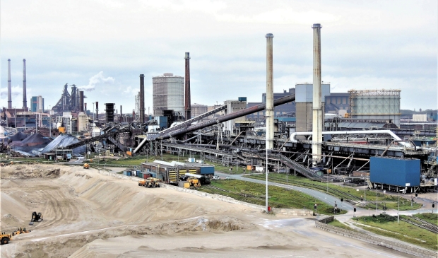 Medewerkers Tata Steel hebben tijdelijk het werk stil gelegd.