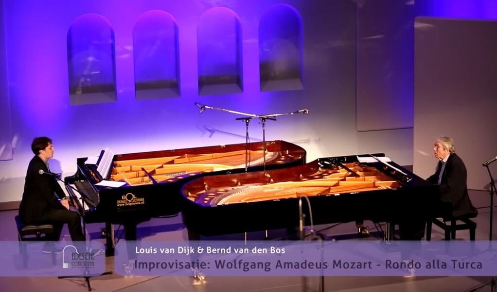 Louis van Dijk en Bernd van den Bos spelen in de Edesche Concertzaal.