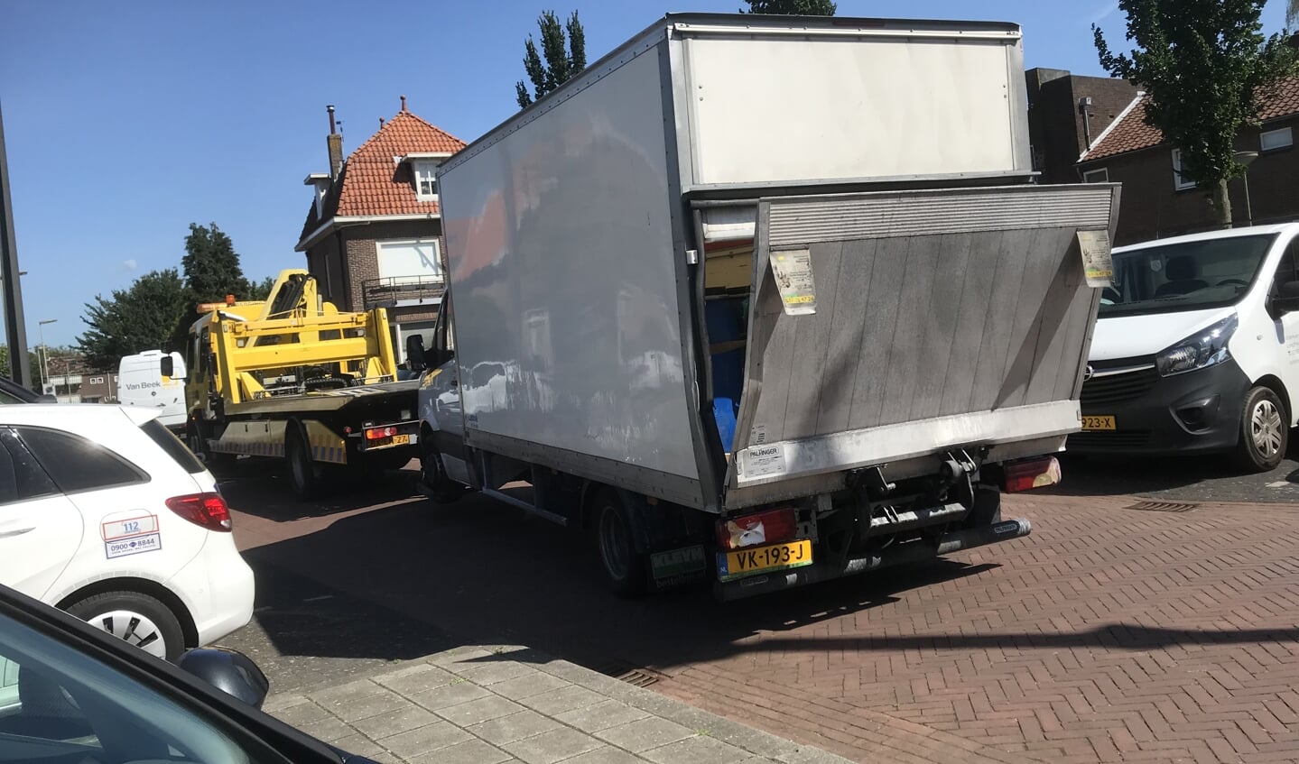 Het busje met drugsafval werd afgevoerd naar Oosterhout
