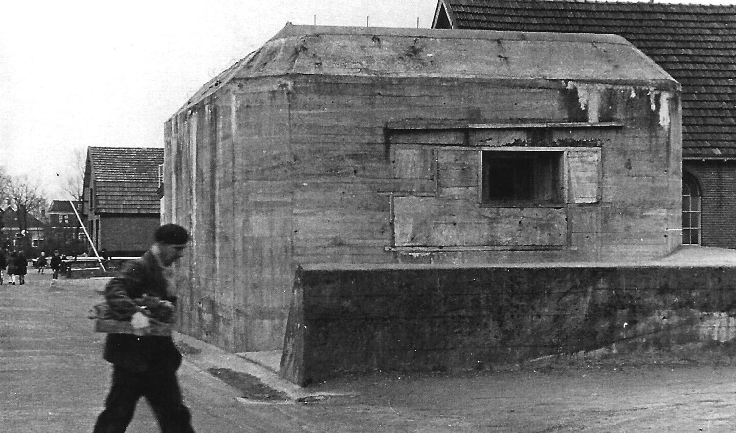 Een Duitse bunker uit de Pantherstellung bij Hoevelaken, gebouwd onder leiding van Organisation Todt, die tijdens de oorlog in Huize Hoevelaken was gevestigd. Deze organisatie speelt ook een rol in een van de negen afleveringen van de podcastserie Oorlog op de Veluwe.