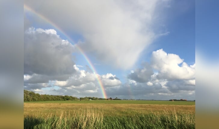 Twee regenbogen, gemaakt bij Den Hoorn op Texel in juni van dit jaar.

