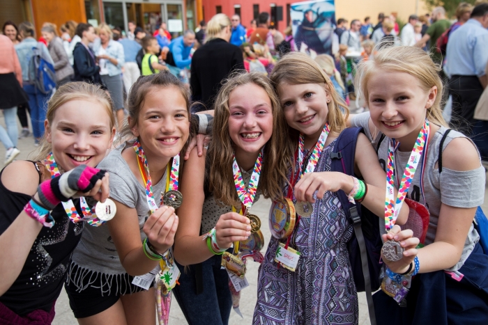 Kinderen met een medaille