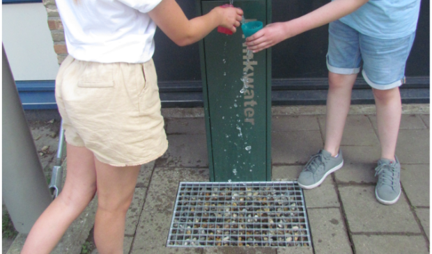Op de St. Jozefschool is een vrij toegankelijke watertap geïnstalleerd. Lekker fris, schoon en gezond water!