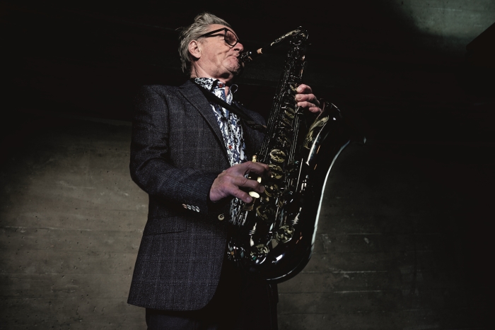 Hans Dulfer Plays