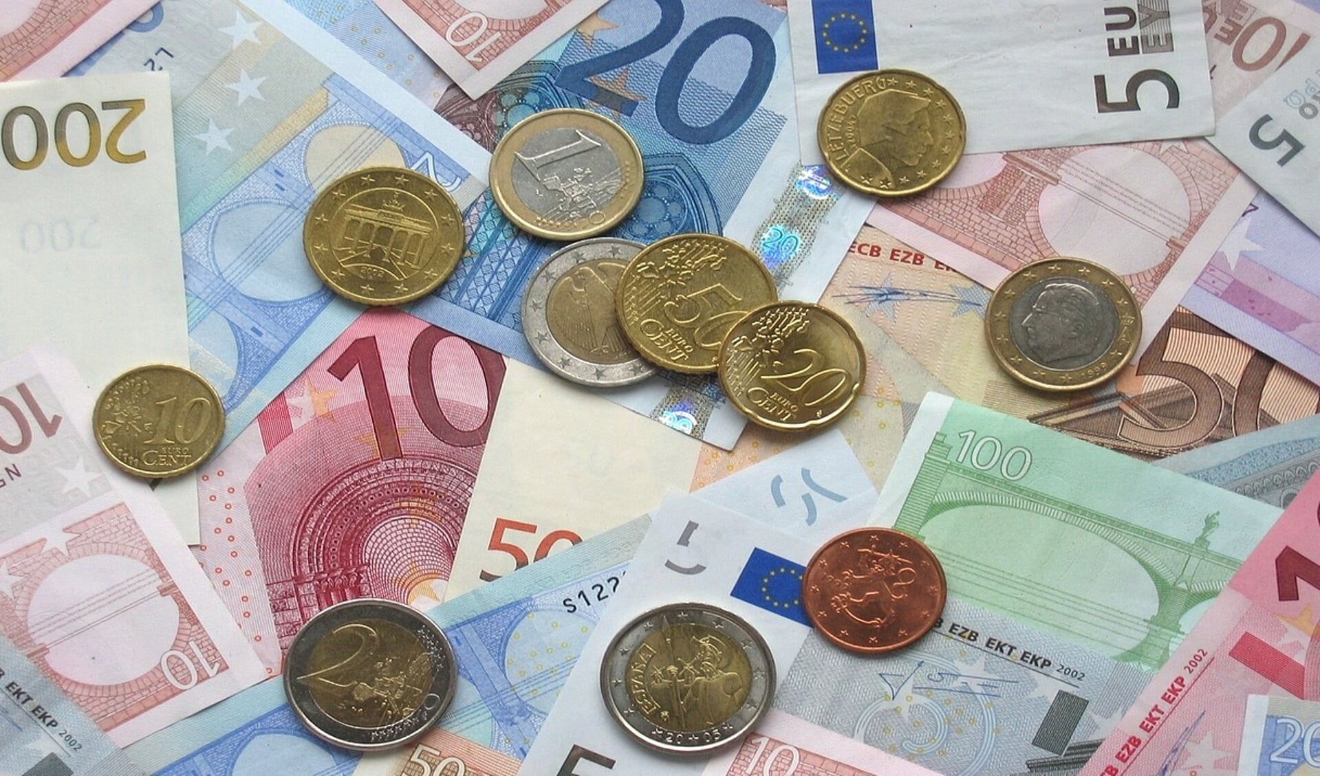 Op de verzamelbeurs worden ook euro's aangeboden