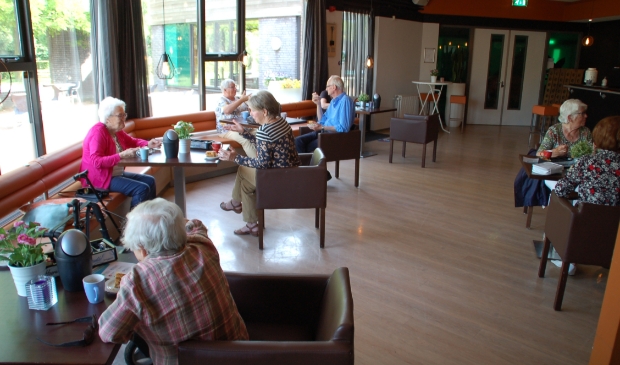 <p>De koffieochtend van de Huiskamer van Odijk in het Dorpshuis in juni 2020</p>