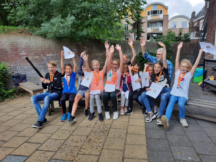 De eerste tien leerlingen van CBS De Tamboerijn zijn geslaagd voor het examen Jeugd-EHBO