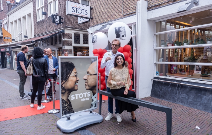 Op de foto staan Ronald Stots en Chermaine Jans