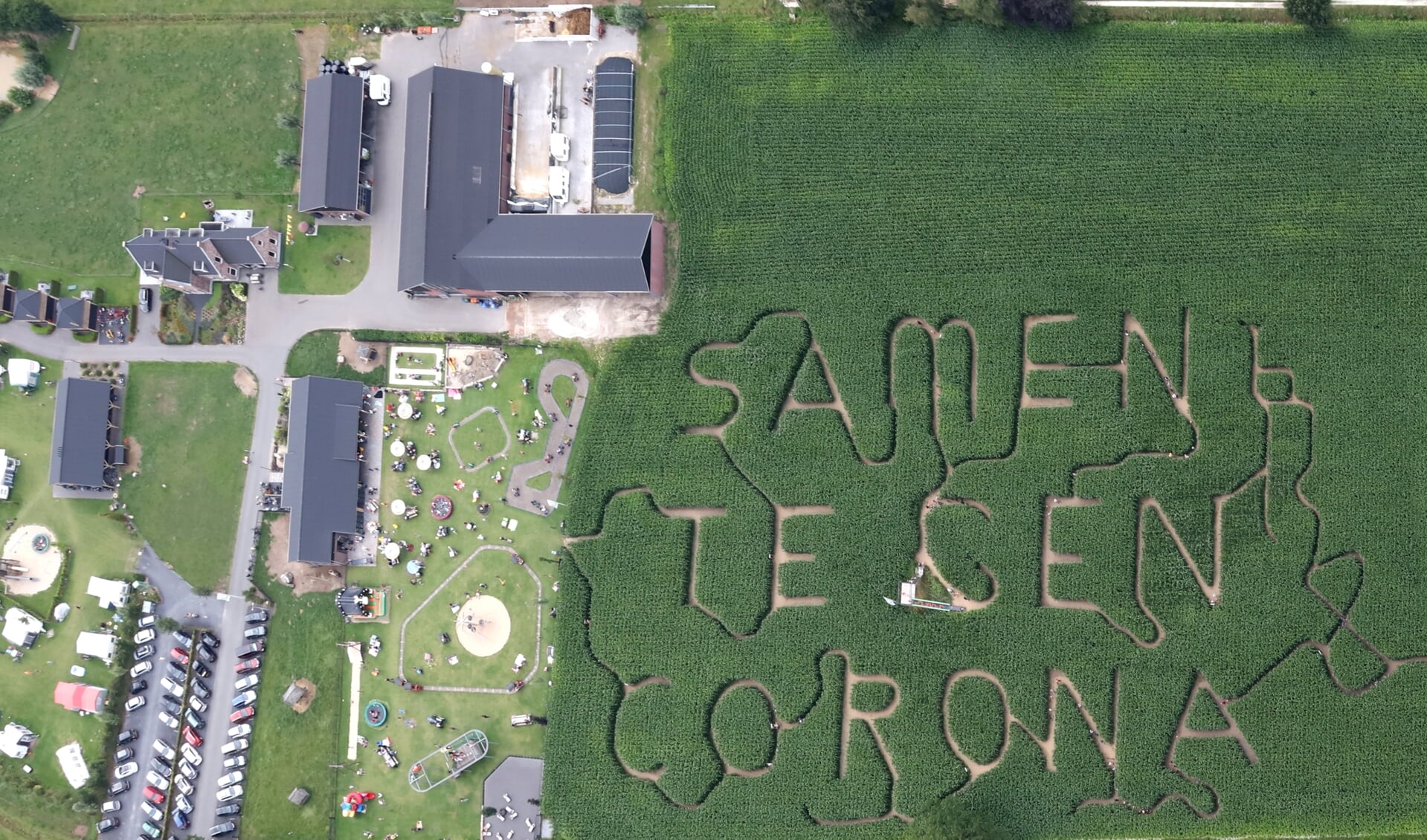 'Samen tegen corona' is dit jaar de boodschap van het maisdoolhof in Voorthuizen.