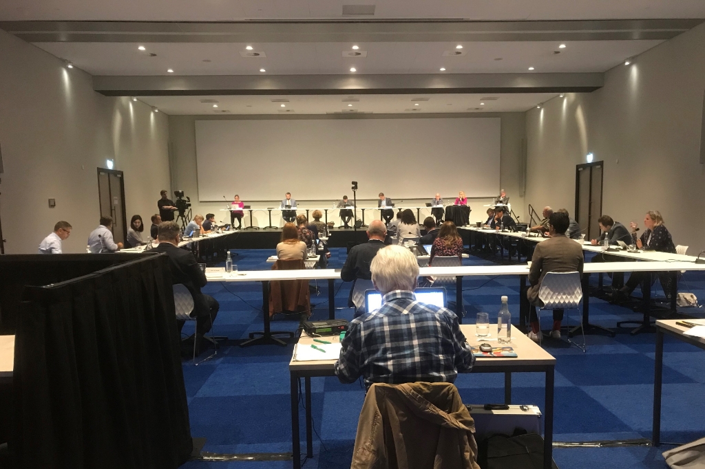 De raad vergaderde donderdag in de Evenementenhal vanwege de anderhalve meter afstand