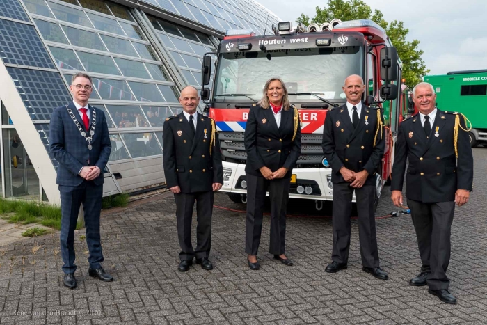 Lintjes voor de brandweermannen