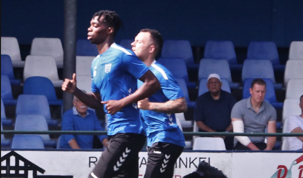 Johan Jansen keek toe hoe zijn teamgenoten aan een nieuw seizoen begonnen.