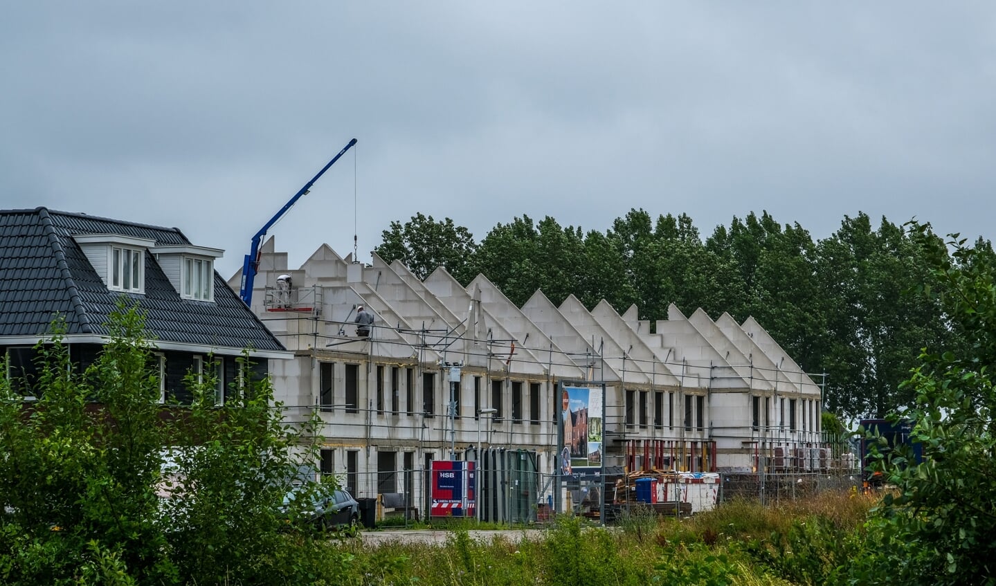 Nieuwbouw in het Nassaupark. De kopers van deze huizen moeten er ook daadwerkelijk gaan wonen vindt Kasper Sulmann van Gezond Haarlemmermeer.  