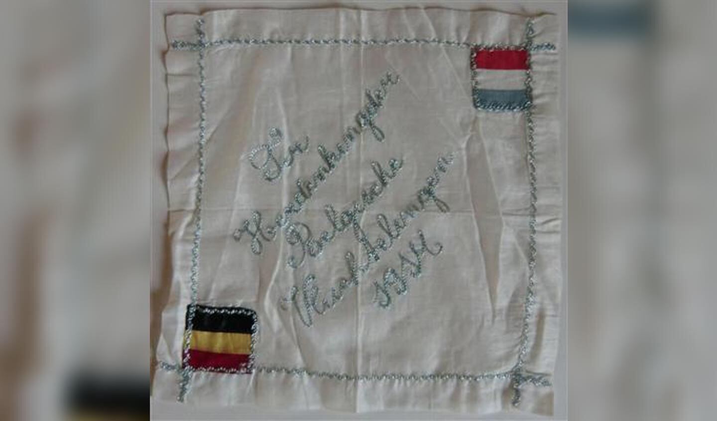 Zakdoek ter herinnering aan de Eerste Wereldoorlog uit de collectie van Museum Flehite.