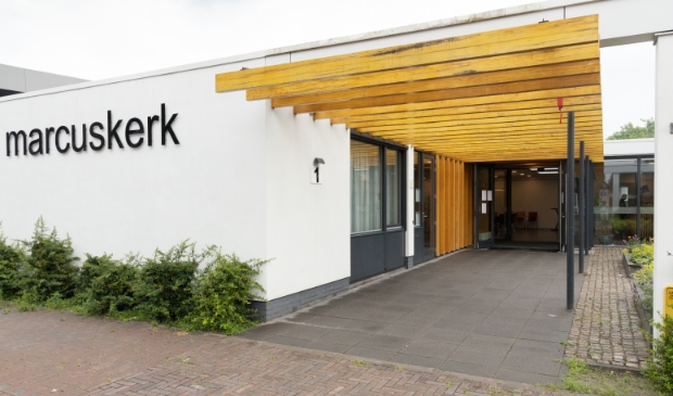 De deur van de Marcuskerk aan de Asschatterweg staan deze zomer wijd open.