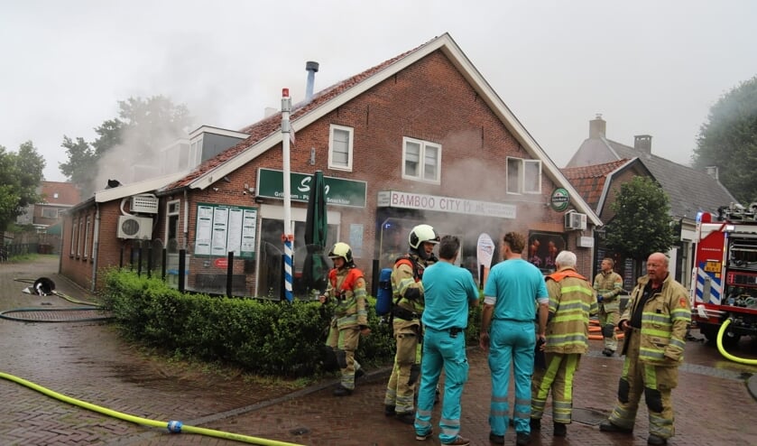 Twee bewoners waren thuis, maar konden zich in veiligheid stellen.