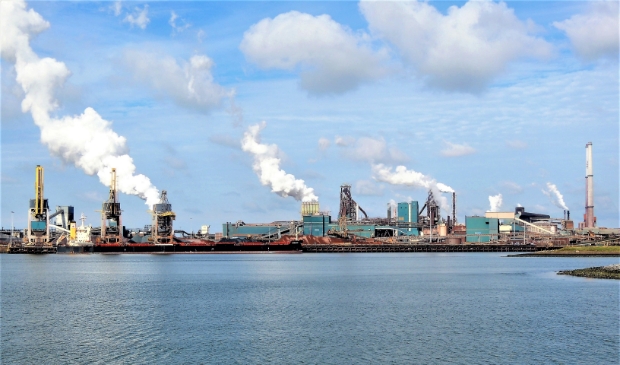 Volgens onderzoekers ging de afgelopen vijf jaar gemiddeld 8,3 miljard euro per jaar naar de fossiele industrie. Zoals naar de zware industrie als de hoogovens van staalbedrijf Tata Steel.