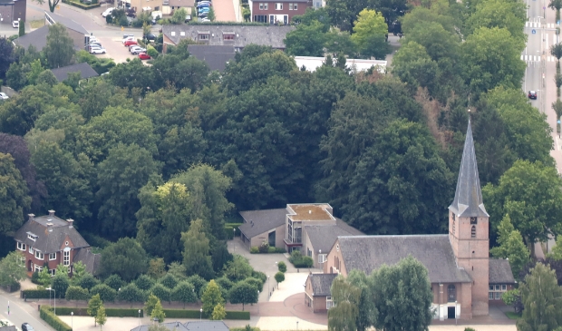 <p>Archieffoto van de Dorpskerk in Voorthuizen.</p>