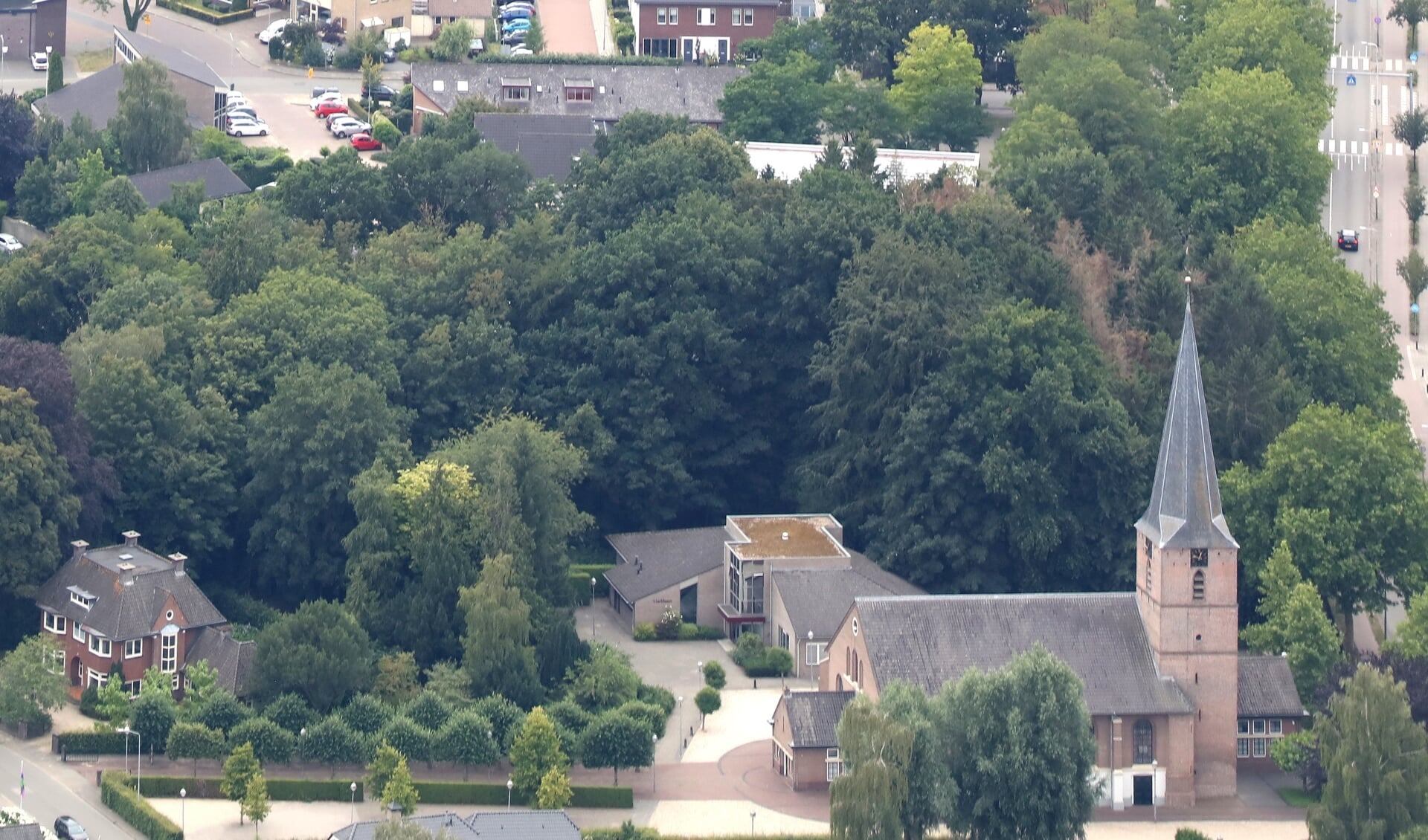 Archieffoto van de Dorpskerk in Voorthuizen.