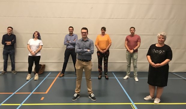 Joris Kaaks (bestuurslid), Aïsha Boelen (bestuurslid), Dave van Toledo (bestuurslid), John van Heteren (voorzitter), Henriëtte Schreuders (penningmeester), Chris den Breejen (secretaris) en Peronne van Kooij-Kraaijeveld (bestuurslid).