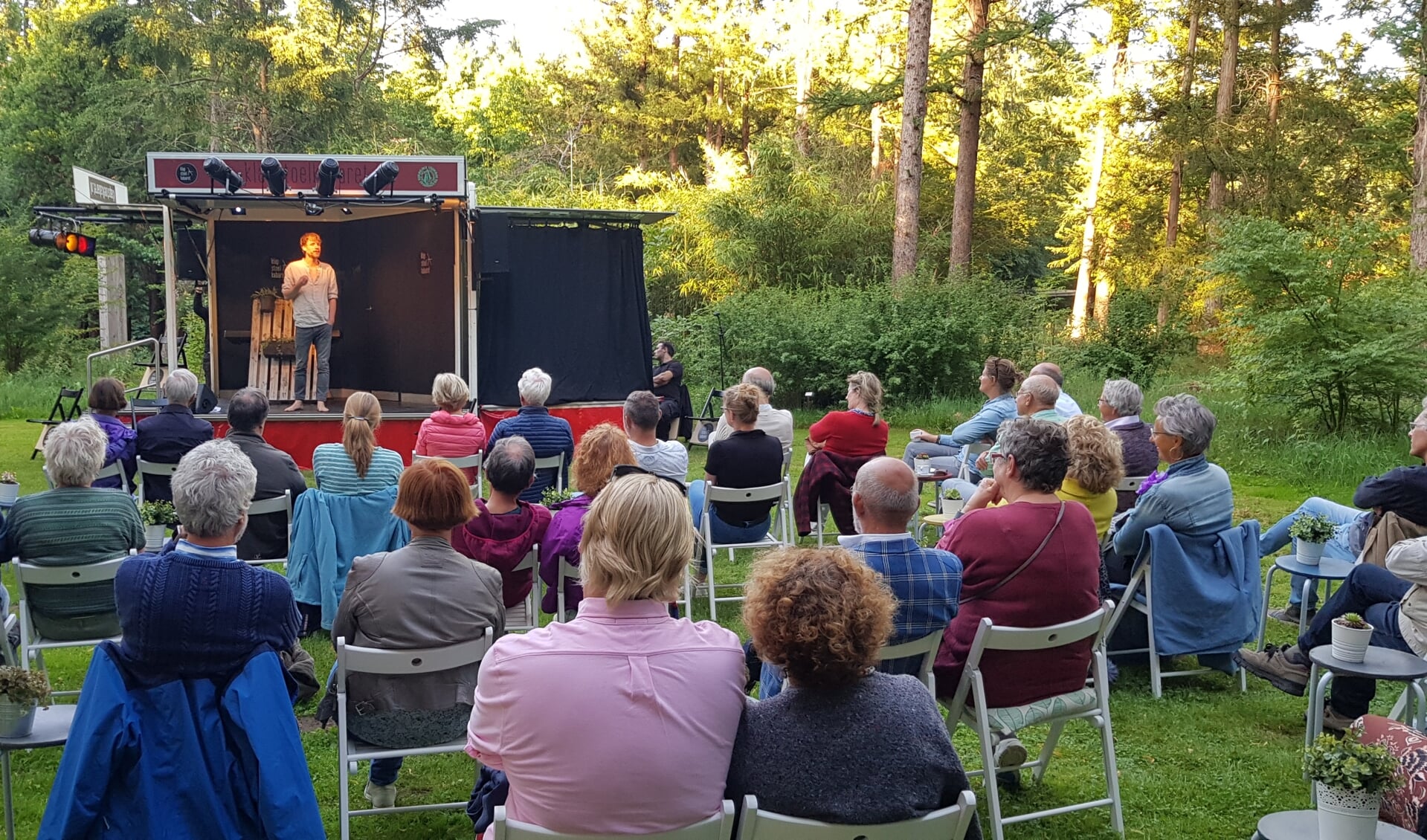 Thijs van de Meeberg speelde een stuk uit zijn nieuwe voorstelling 'Meer dan mogelijk'.