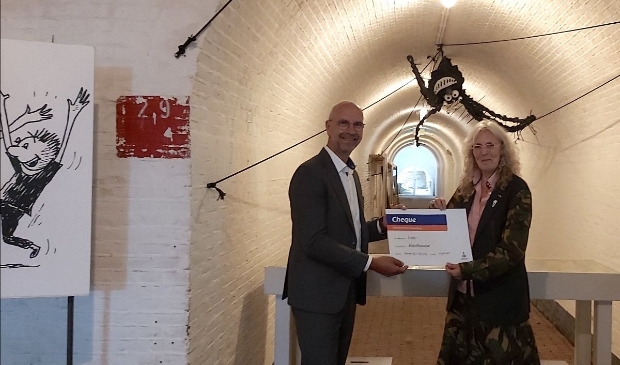 Overhandiging cheque van Rabobank