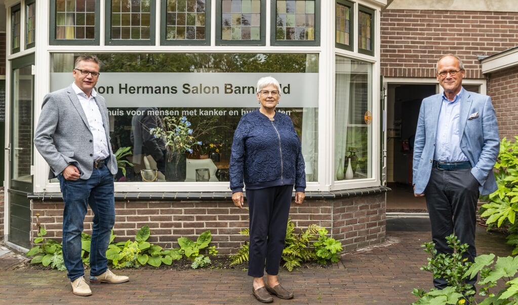 Jan van den Brink, Tonja Koudijs en Boudewijn Ridder bij de Toon Hermans Salon. 