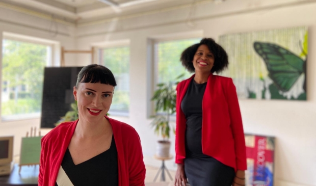 Jennifer Delano (voorgrond) en Sharon van Sprang: Elke ondernemer kan in principe succesvol media-aandacht aantrekken.