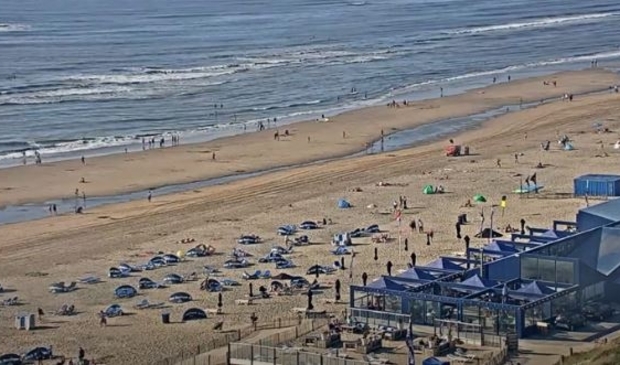 Het strand van Zandvoort op donderdagavond.