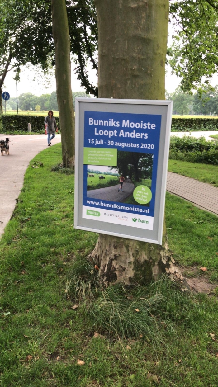 Posters langs de route