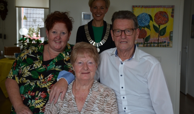 Bruidspaar Sint Nicolaas met hun dochter